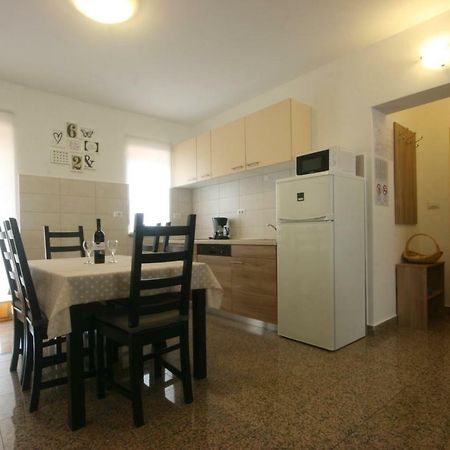 Apartment Luisa Пореч Екстериор снимка
