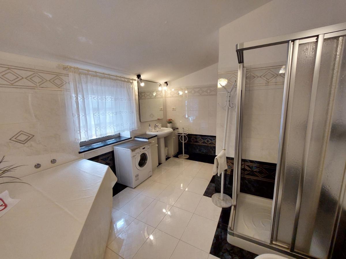 Apartment Luisa Пореч Екстериор снимка
